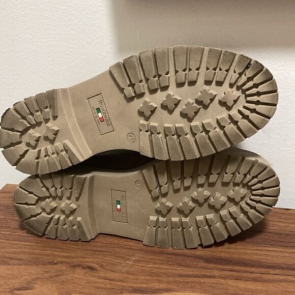 Nero Giardini Platform Loafer with Gold Chain in Malt Suede. Size EU41/US 11. - Picture 7 of 8